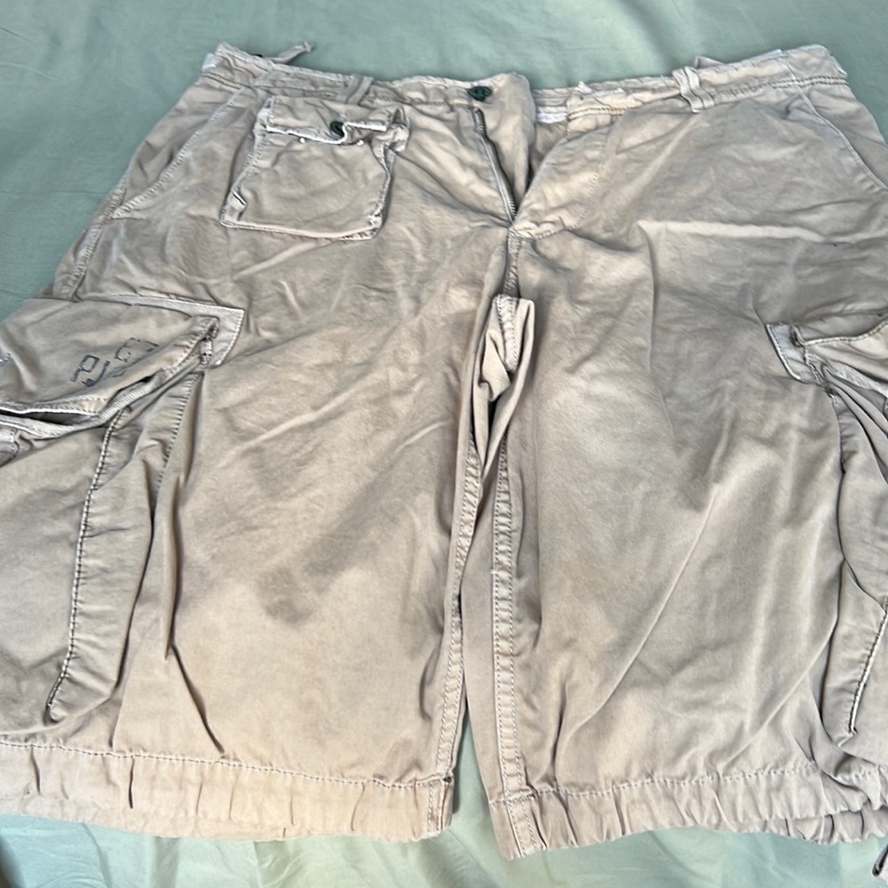 Beige men cargo shorts